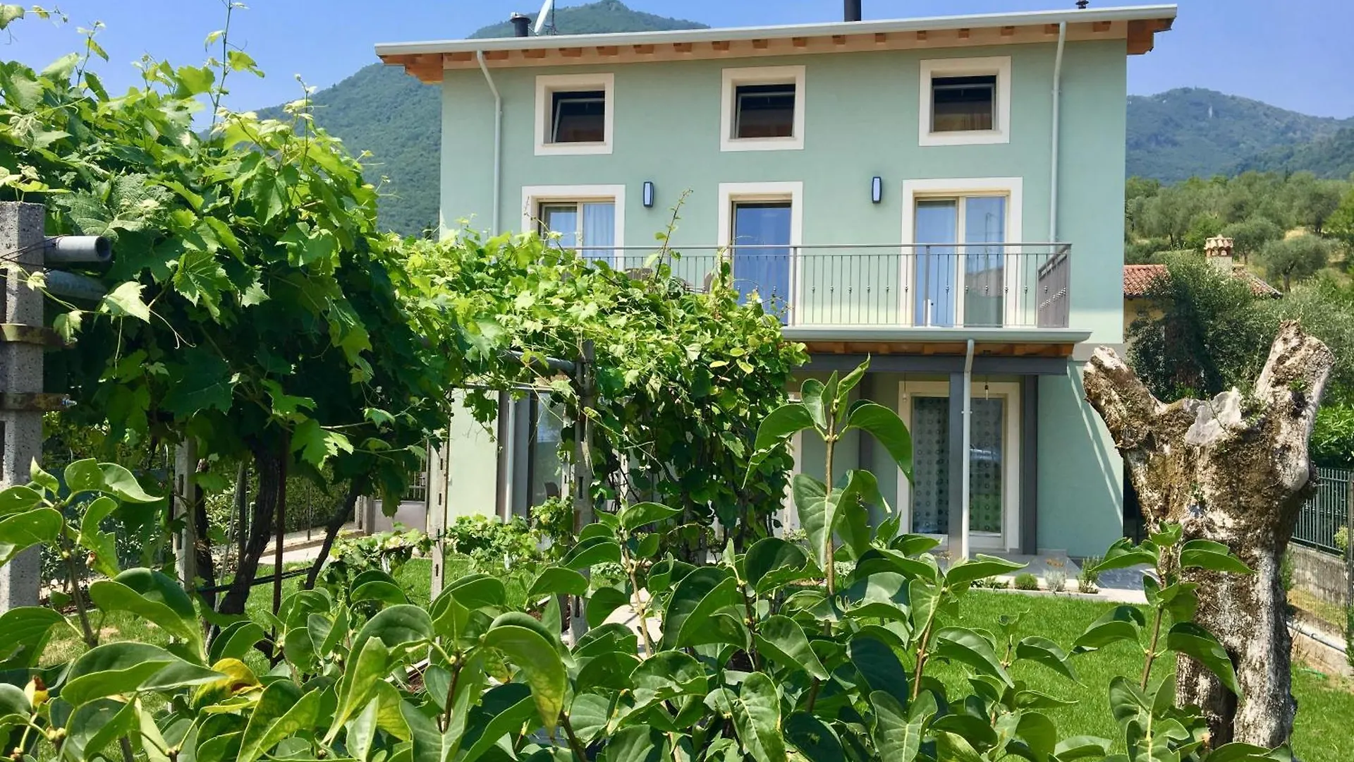 Casa Con Ampio Terrazzo, Vista Lago E Giardino Toscolano Maderno 0*,