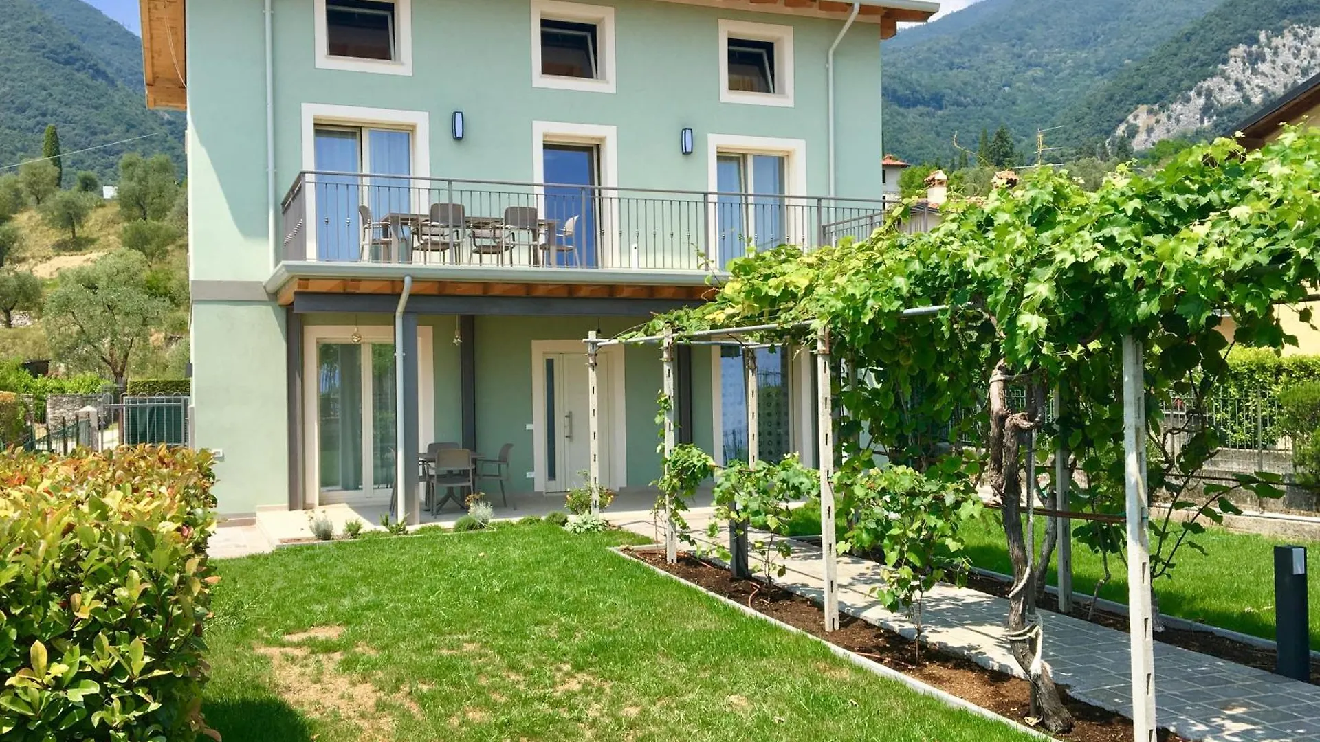 Holiday home Casa Con Ampio Terrazzo, Vista Lago E Giardino Toscolano Maderno