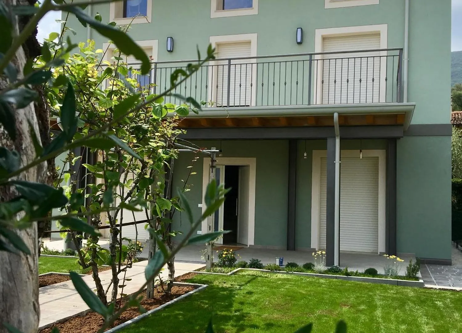 Holiday home Casa Con Ampio Terrazzo, Vista Lago E Giardino Toscolano Maderno