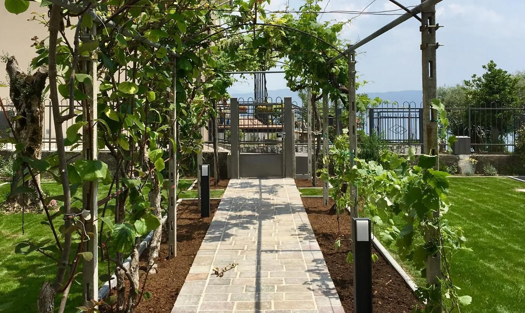 Holiday home Casa Con Ampio Terrazzo, Vista Lago E Giardino Toscolano Maderno Italy