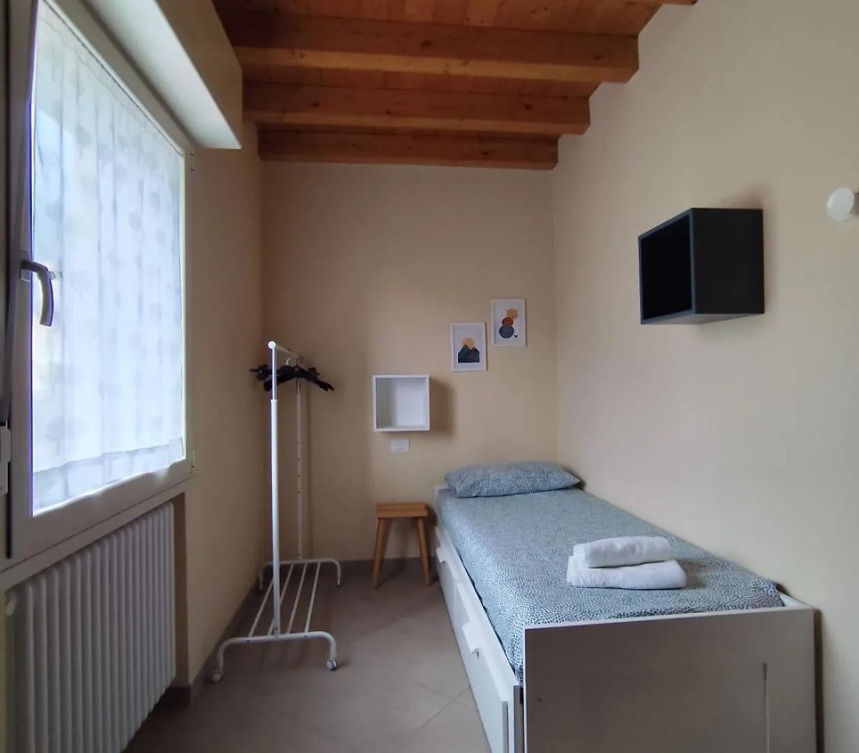 Casa Con Ampio Terrazzo, Vista Lago E Giardino Toscolano Maderno Italy