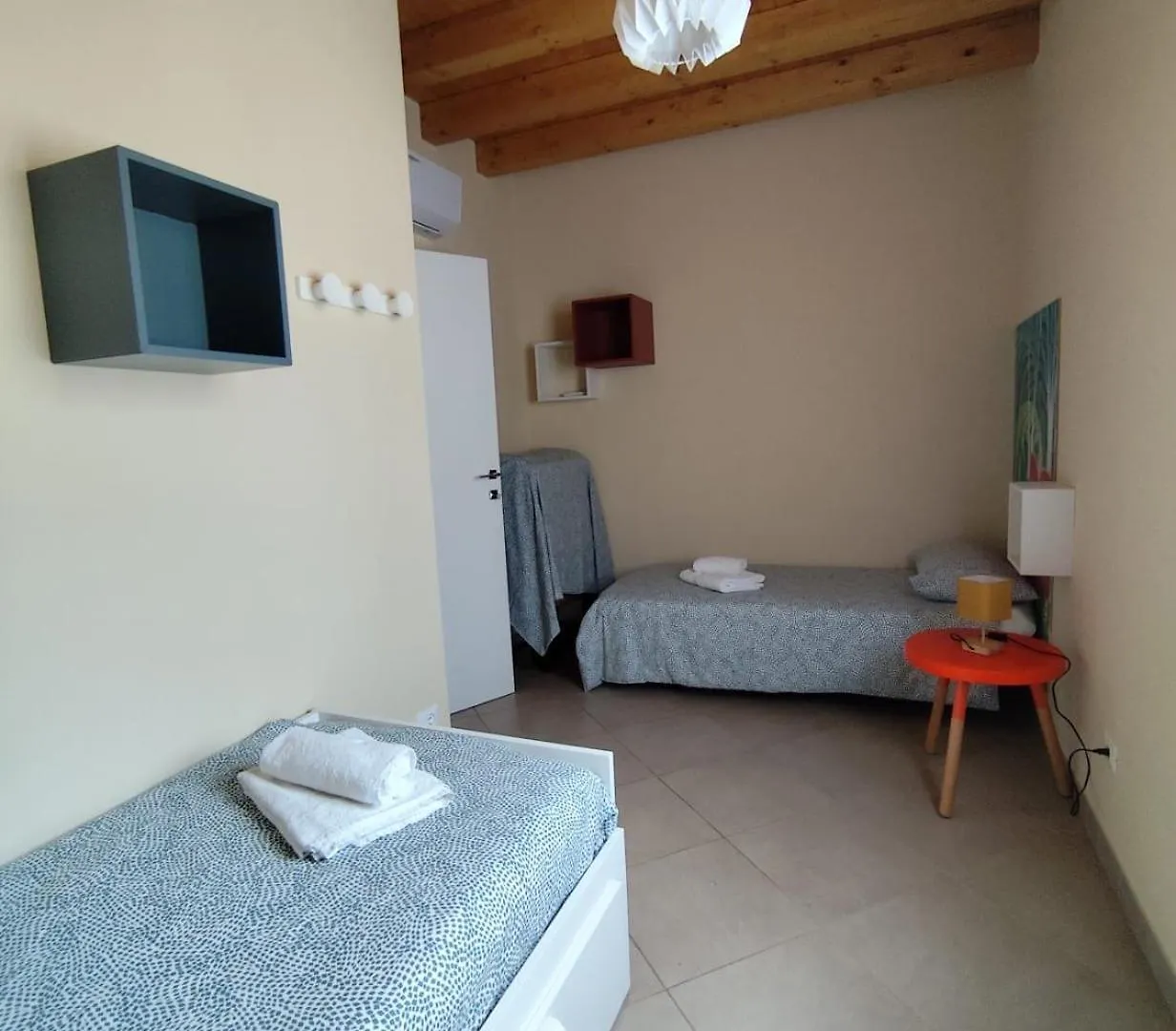 Casa Con Ampio Terrazzo, Vista Lago E Giardino Toscolano Maderno Holiday home