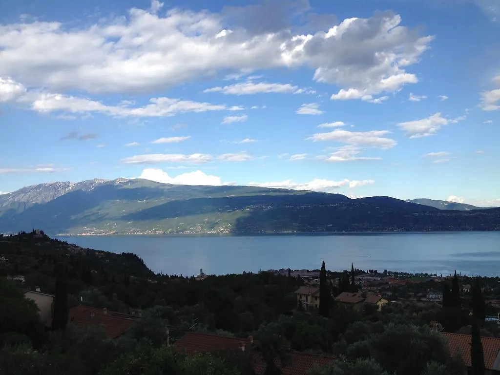 Casa Con Ampio Terrazzo, Vista Lago E Giardino Toscolano Maderno Italy