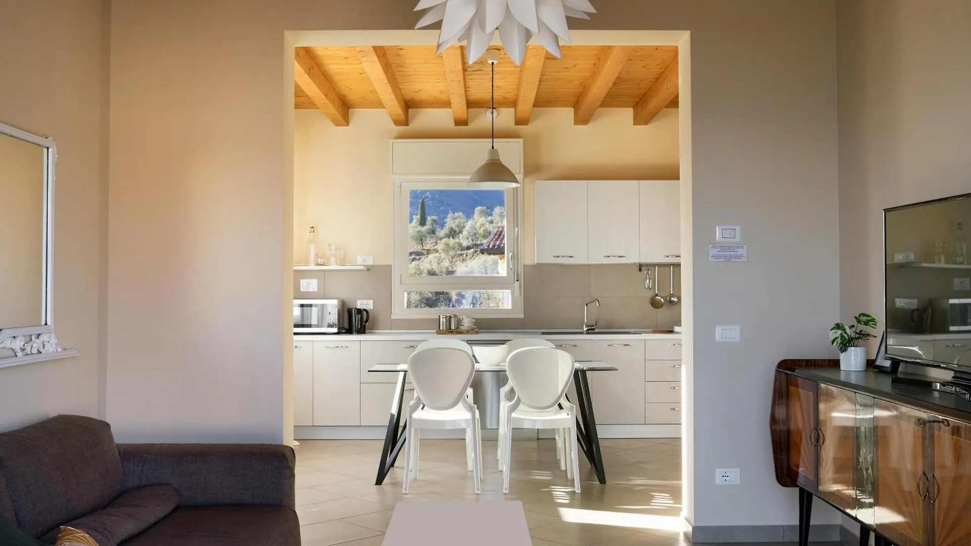 Casa Con Ampio Terrazzo, Vista Lago E Giardino联系方式